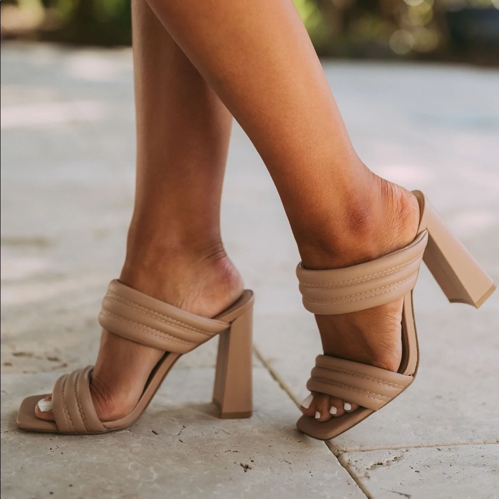 Steve Madden Tahani Nude Heels